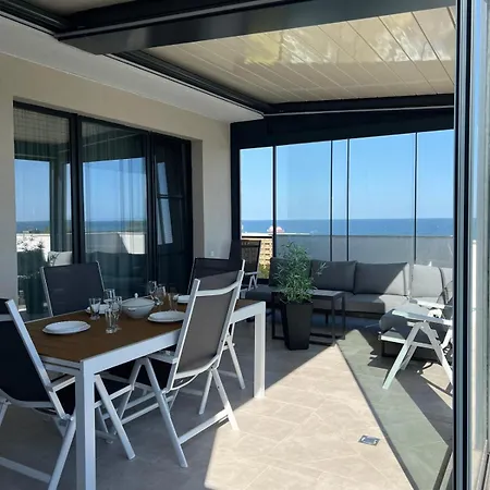 Blue Crystal Luxury Mamaia